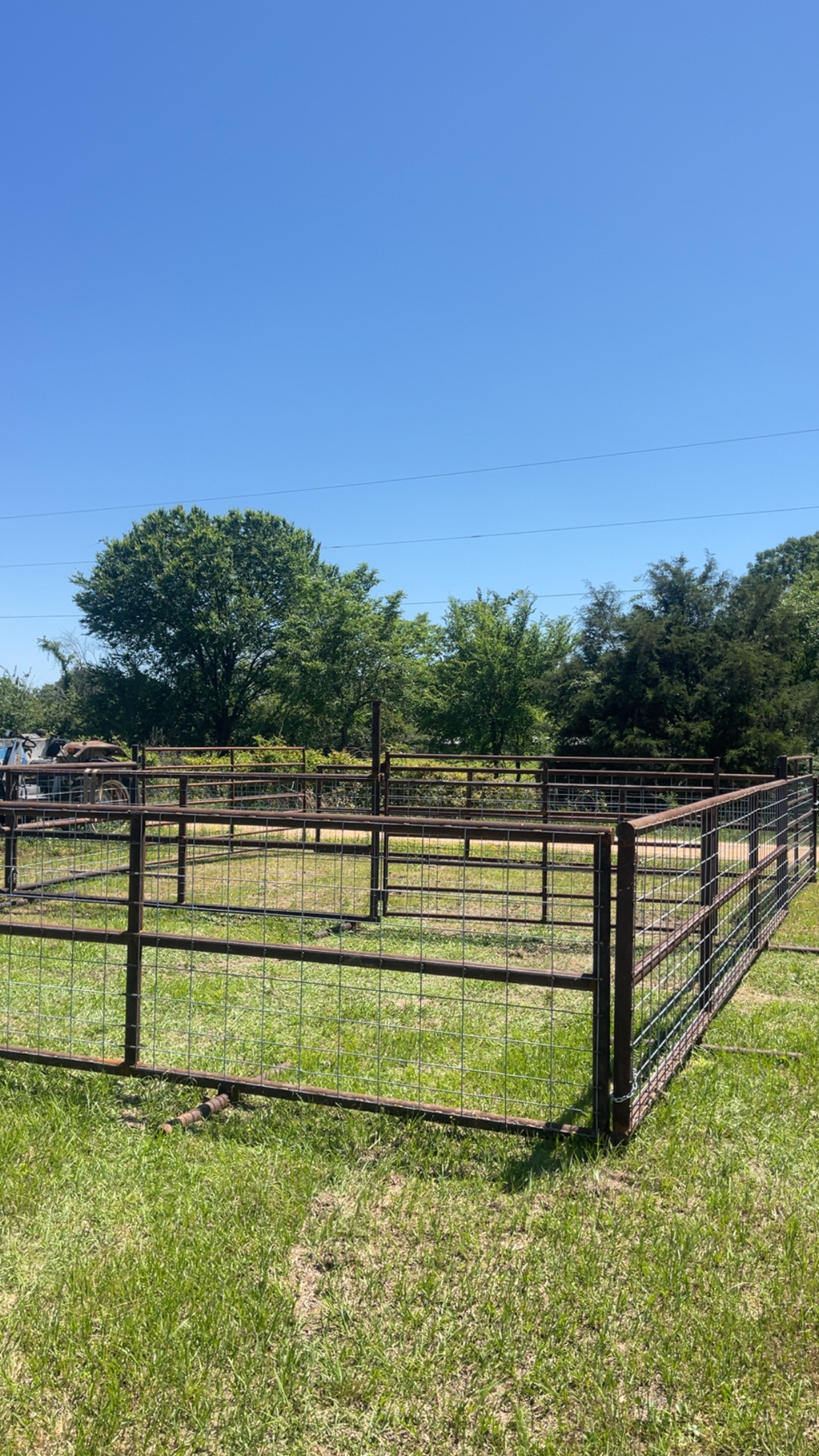 Custom Metal Gates and Fencing - Image 8